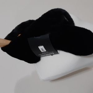 NWT Bebe Pull Through Faux Fur Scarf